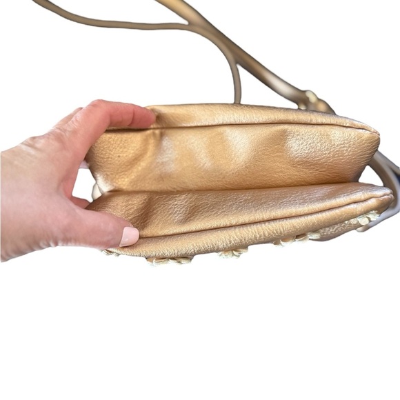 LAUREN CONRAD Rose Gold Crossbody Bag with 5 Leather Roses - Picture 4 of 14